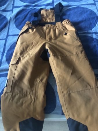Pantaloni da sci color cammello con bretelle -