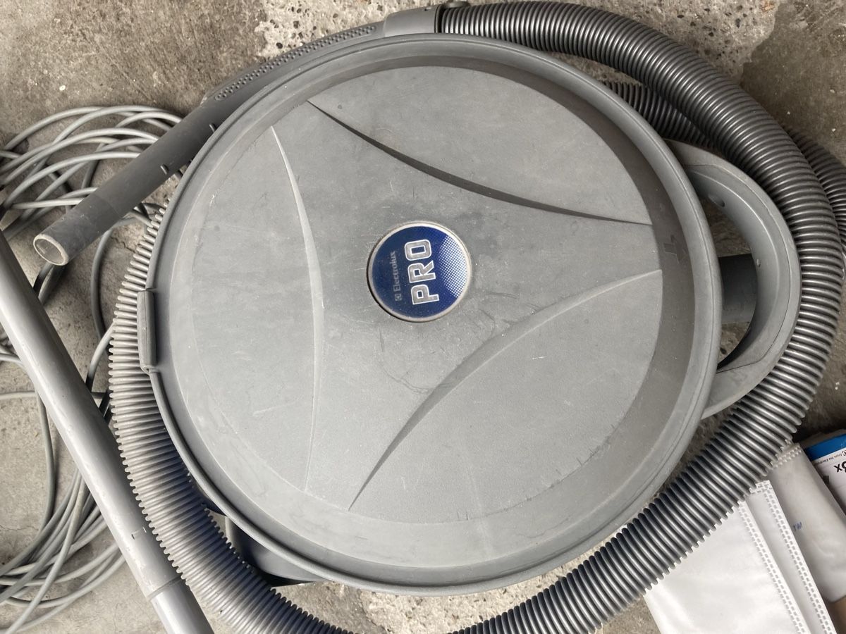 Aspirapolveri & Accessori: STAUBSAUGER ELEKTROLUX PRO Z951 – Usato da Bottmingen venduto da Surubi 2