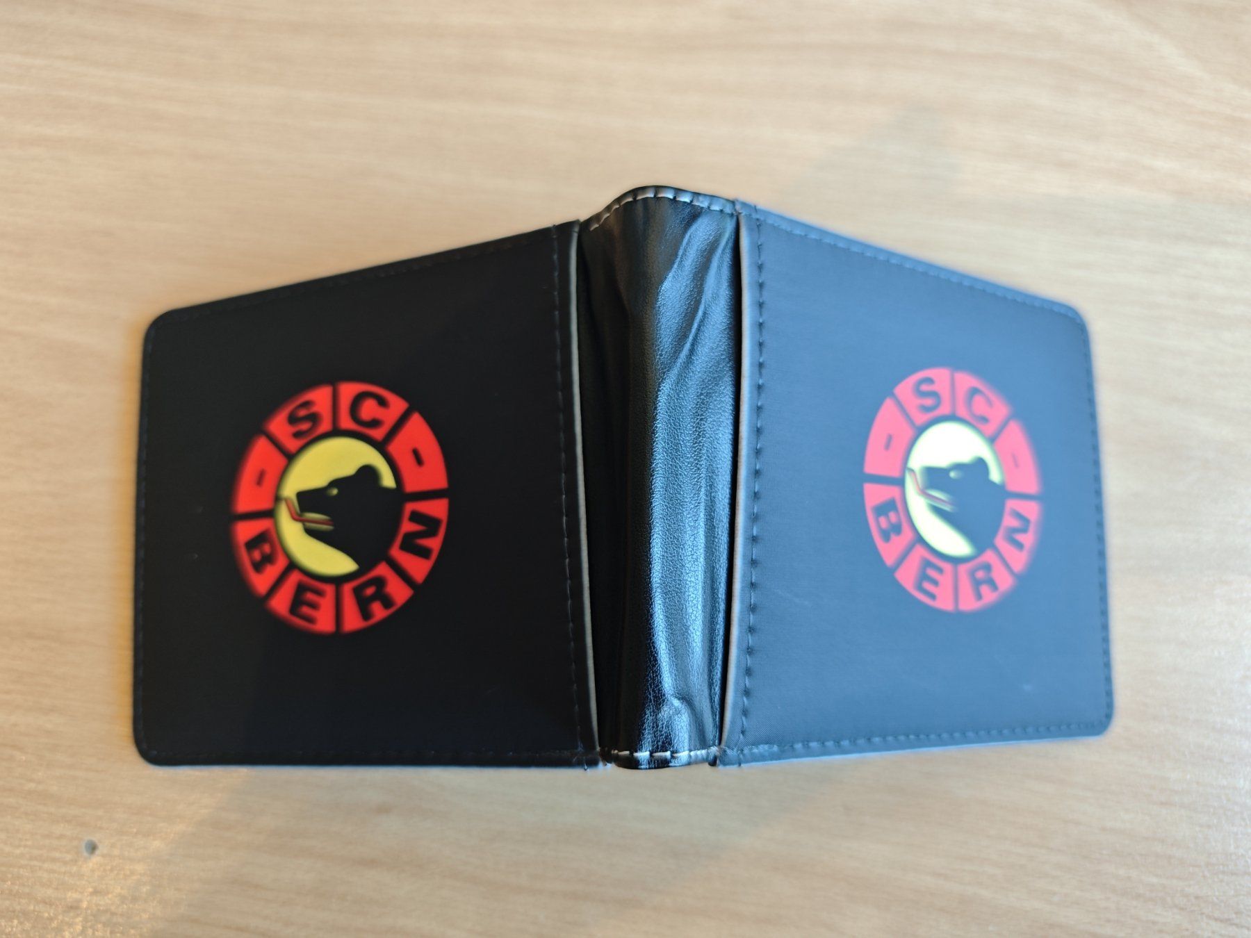 Brieftaschen: SC Bern SCB Portemonnaie/Geldbeutel – Neu und originalverpackt aus Grosshöchstetten von asi_qp5q 1