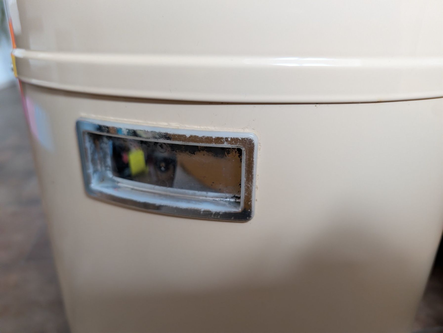 Wesco Cestini per rifiuti: Wesco Pushboy Abfalleimer 50L beige – Usato da Oberhasli venduto da Sepp33 2