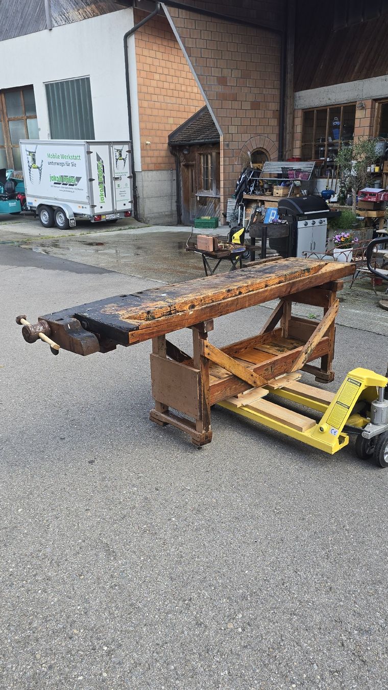 Banchi da lavoro: Antiker Werkstatttisch/Hobelbank – Usato da Oberaach venduto da Wicktrade 3