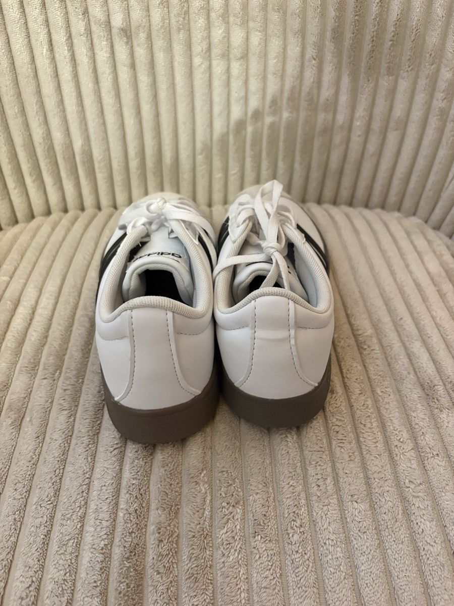 Adidas Scarpe da donna: Neue Adidas Sneaker – Nuovo (secondo la descrizione) da Domat/Ems venduto da jen_q9m8 2
