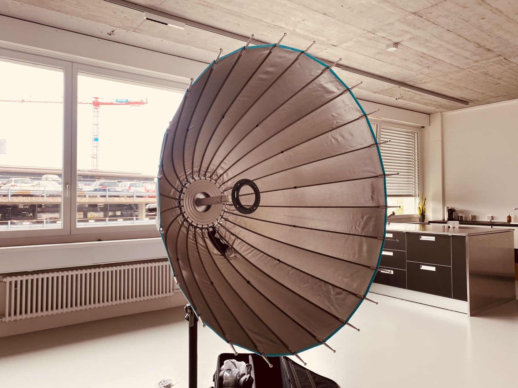 Broncolor Flashs: Broncolor Para Schirm 88cm mit 3 Diffusern – D'occasion à Zürich par jonask02 1