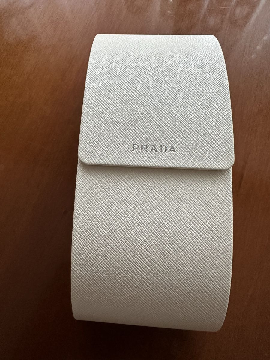 Prada Brillen & Gläser: Prada Sonnenbrille 😎 mit Box – Gebraucht aus Basel von Ivana_4 4
