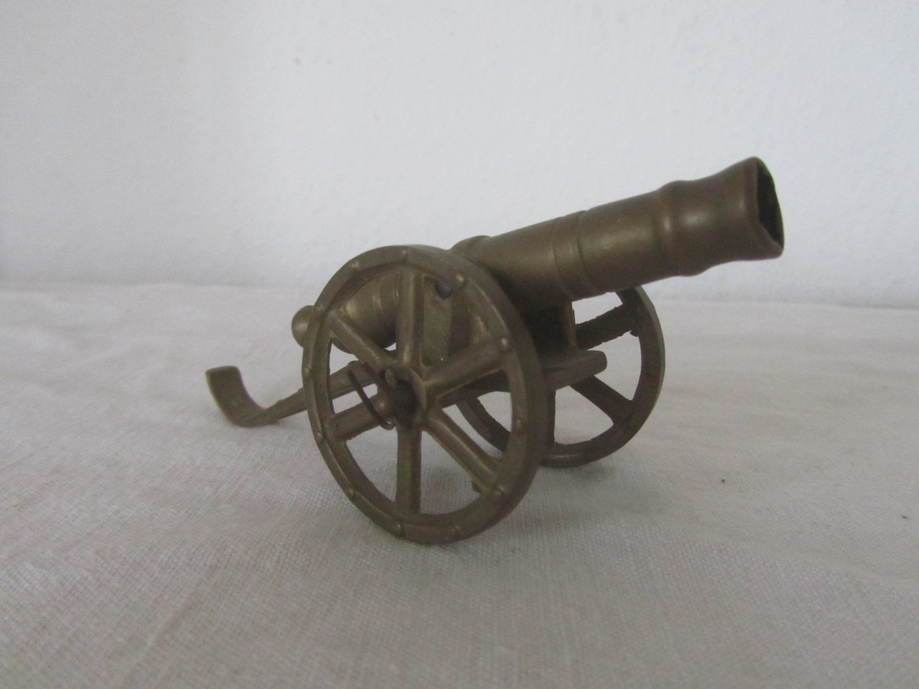 Tutte le decorazioni: Antike Miniatur Kanone aus Messing – Usato da Seengen venduto da mikelele