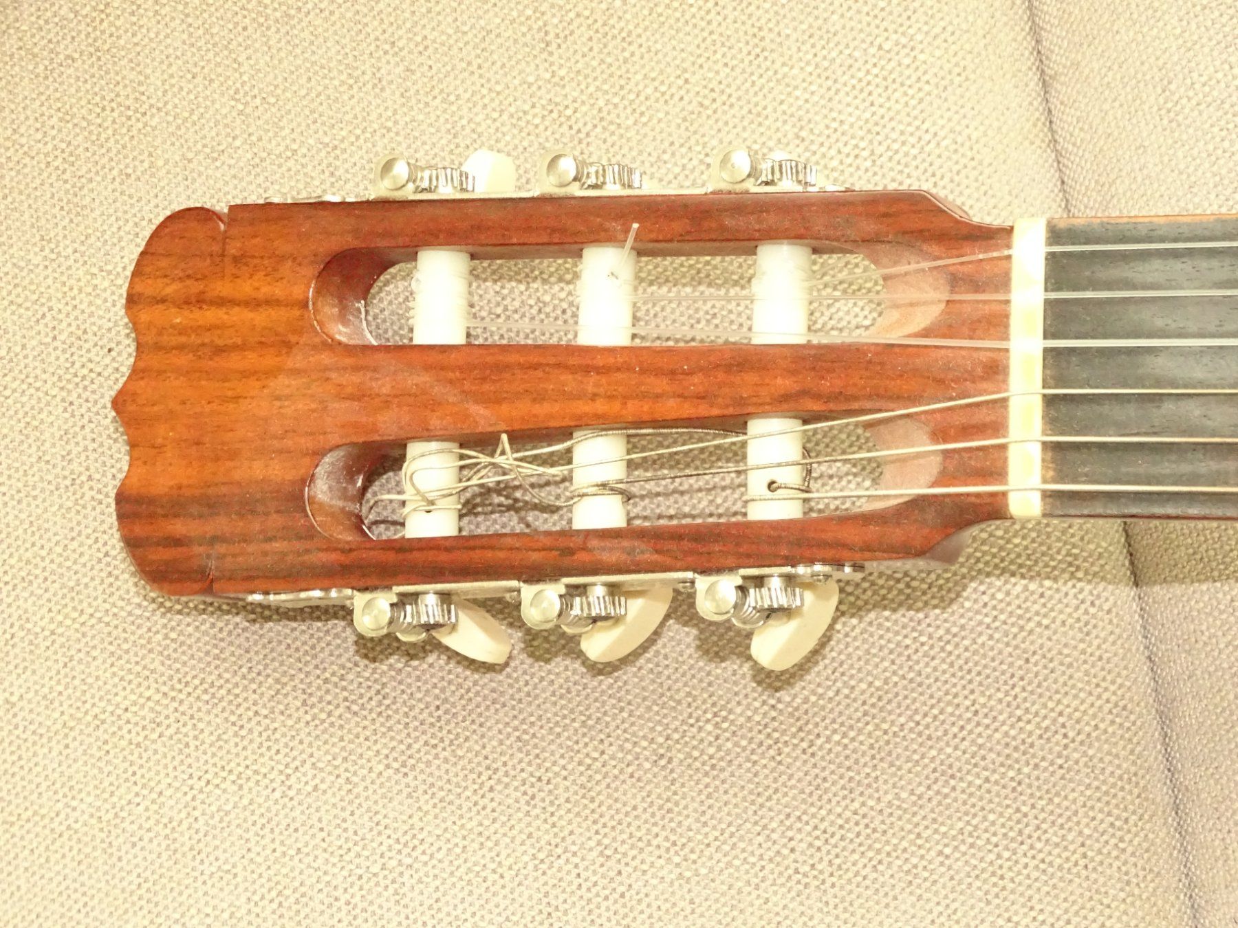 Suzuki Strumenti musicali: 4/4 Konzertgitarre Suzuki No34 – Usato da Hirzel venduto da Musicman03 2