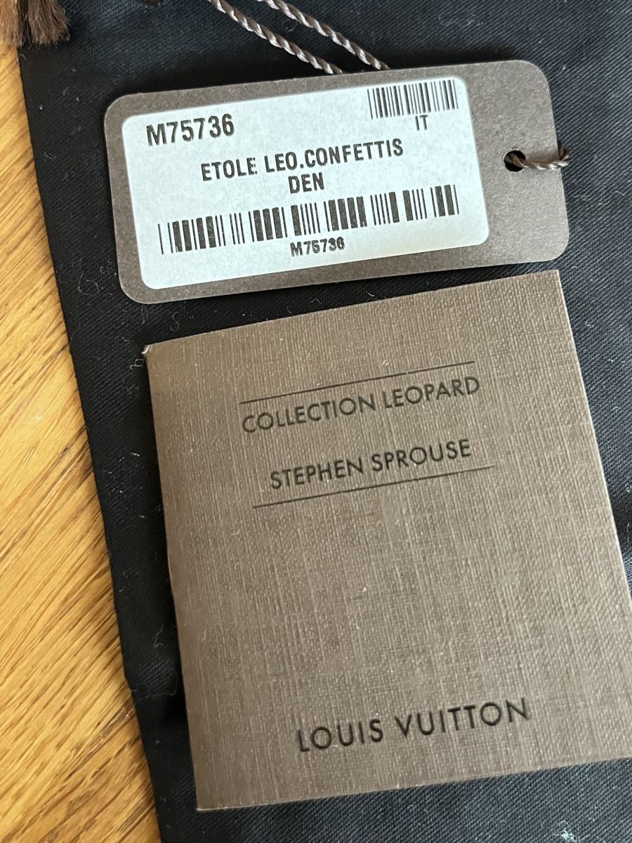 Louis Vuitton Foulard & Sciarpe: LOUIS VUITTON x STEPHEN SPROUSE Schal Leo – Usato da Küsnacht ZH venduto da madrilena77 5