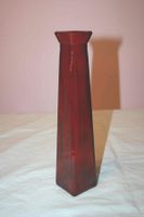 Dünne, hohe, originelle, rote Glas-Vase  Top Zustand.