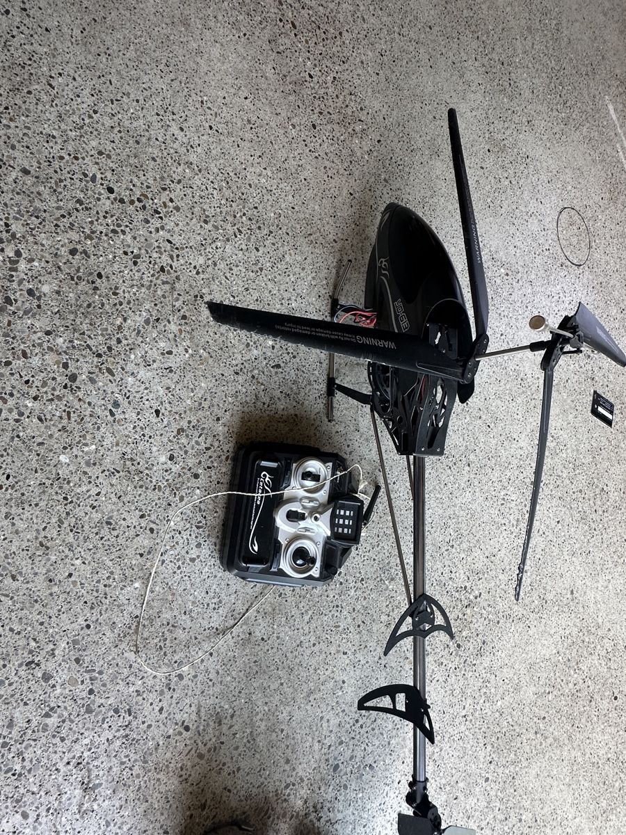 Modellbausätze & Standmodelle: Ferngesteuerter Helikopter  – Gebraucht aus Zürich von mbr_sl6j