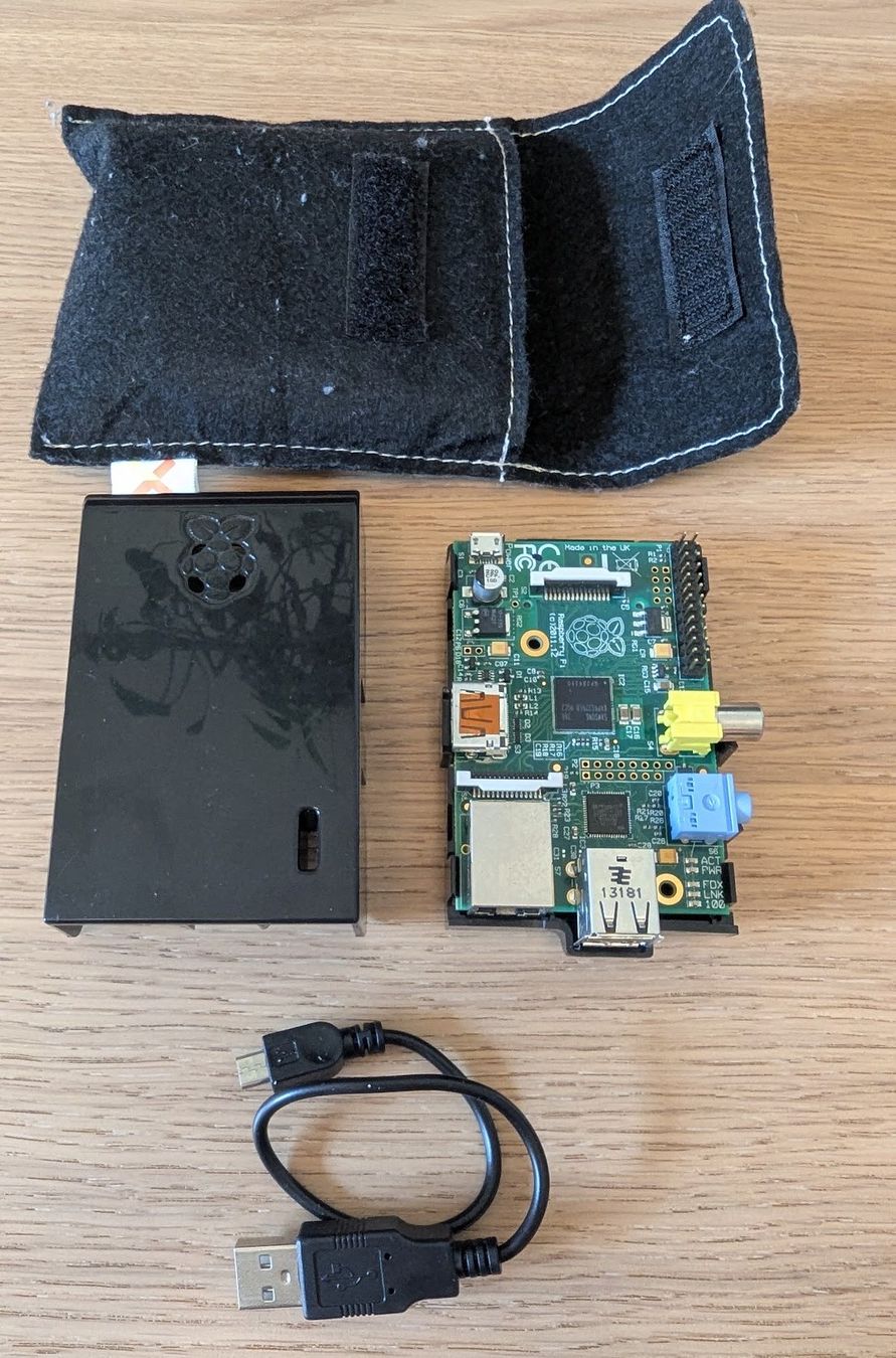 Raspberry Pi PC: Raspberry Pi 1 Modell B | 512MB | Gehäuse & Kabel – Usato da Männedorf venduto da Schnabelfisch 2