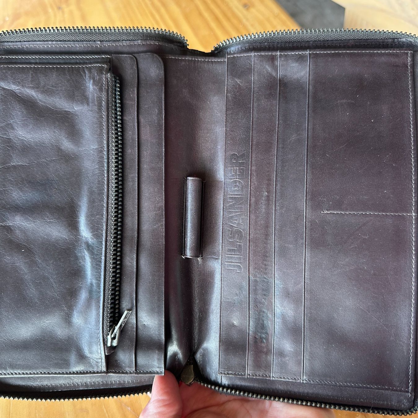 Jil Sander Portamonete: Brieftasche Leder Dunkelbraun von JIL SANDER – Usato da Tägertschi venduto da TheChange 5
