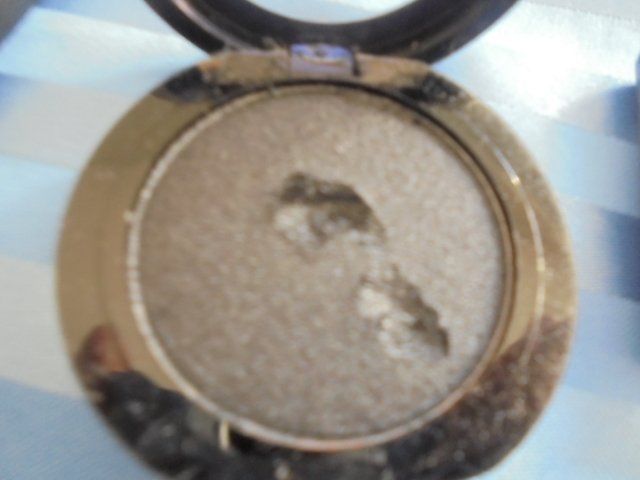Make-up: 3 x Lidschatten Grau/Silber mit Glimmer – Usato da Hinwil venduto da Glasperlen 2