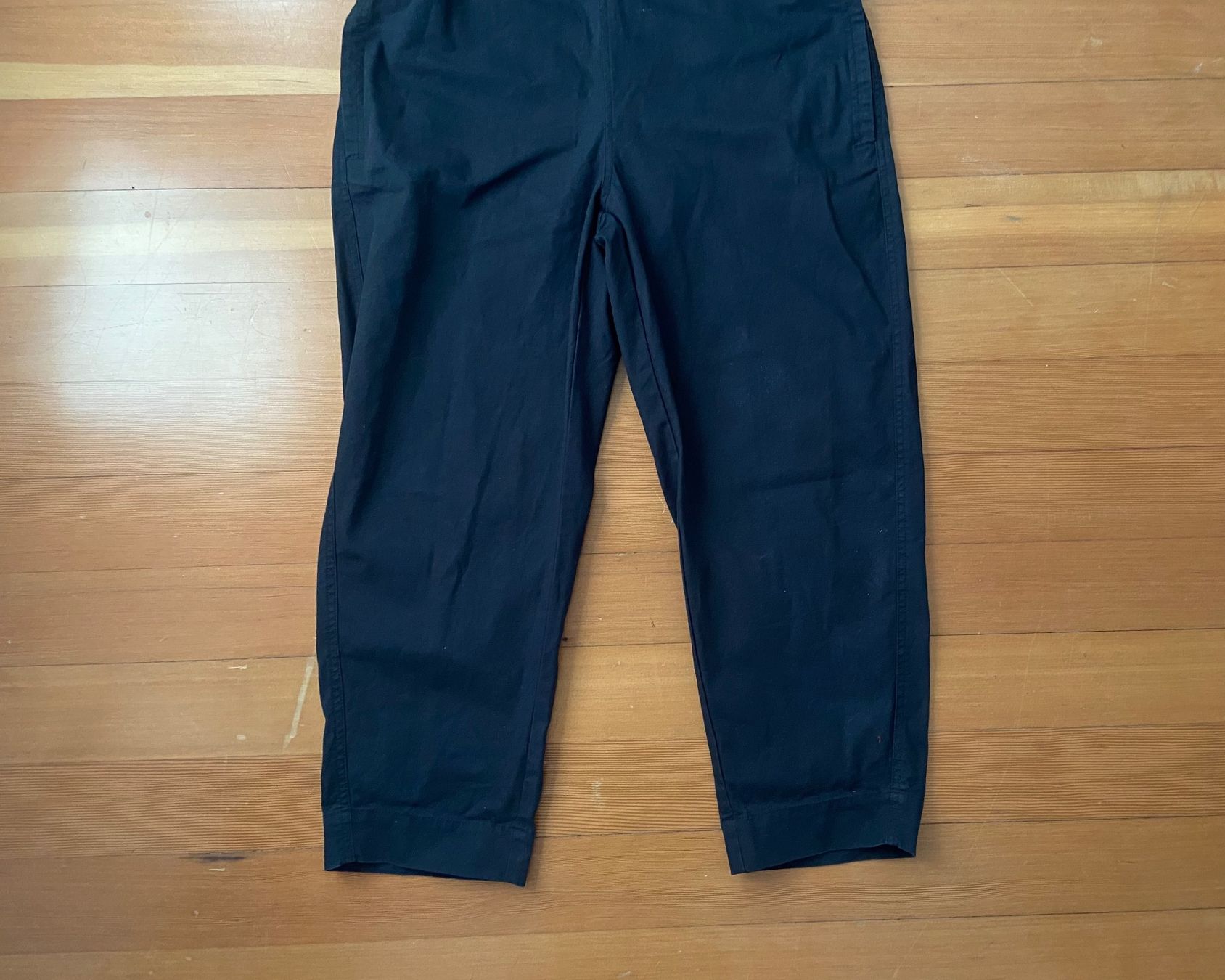 Pantalons: COS Latzhose dunkelblau – Neuf (Voir description) à Niederrohrdorf par Lou_9hq6 1