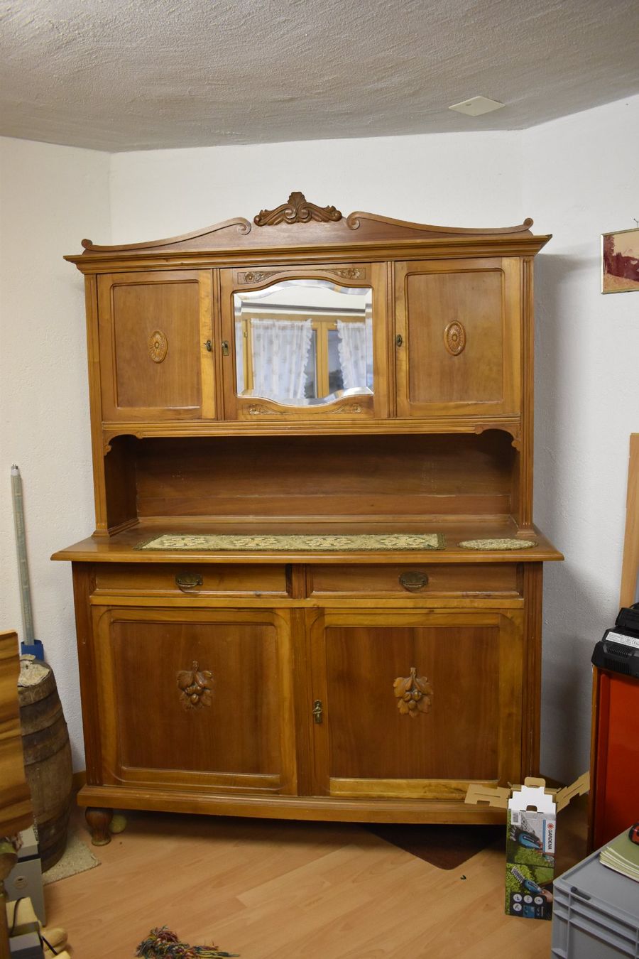 Büffets: Buffet Schrank Holz mit Spiegel – Gebraucht aus Arch von blub90