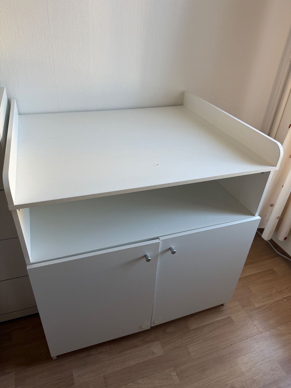 Fasciatoi & Accessori: Weisse Wickelkommode mit Stauraum – Usato da Roggwil TG venduto da zhi_695h