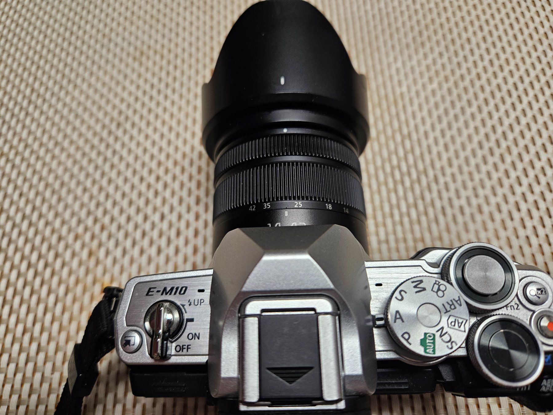 Olympus Fotocamera: Olympus OM-D E-M10 IIIs silber SET - TOP – Usato da Büsingen venduto da Marsiuss 2
