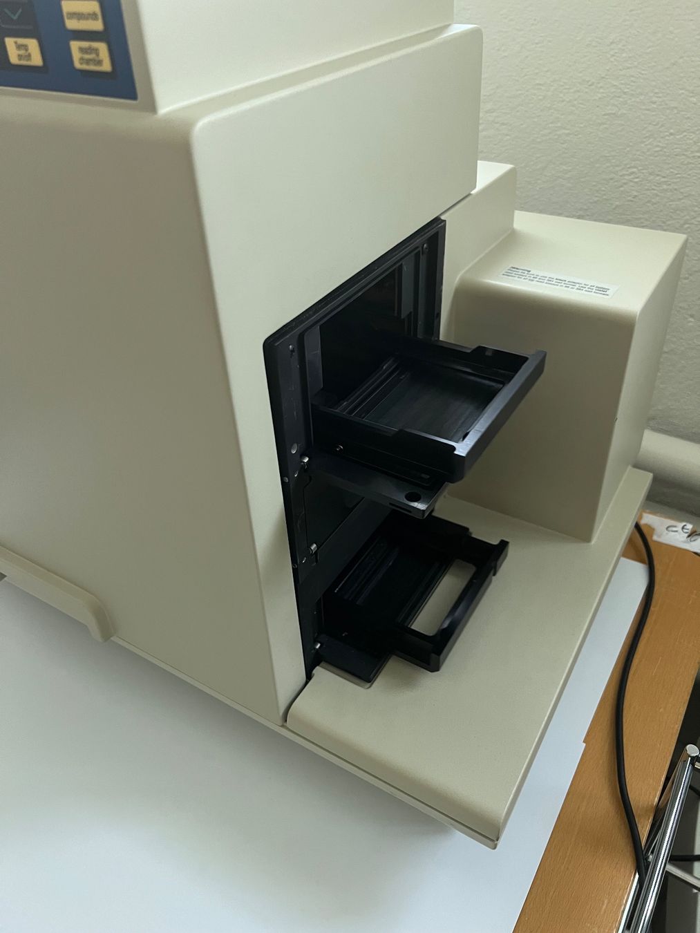 Pellicole: Lecteur de plaques Molecular Devices FlexStation II 384 – Usato da Basel venduto da La.Bonne.affaire 4