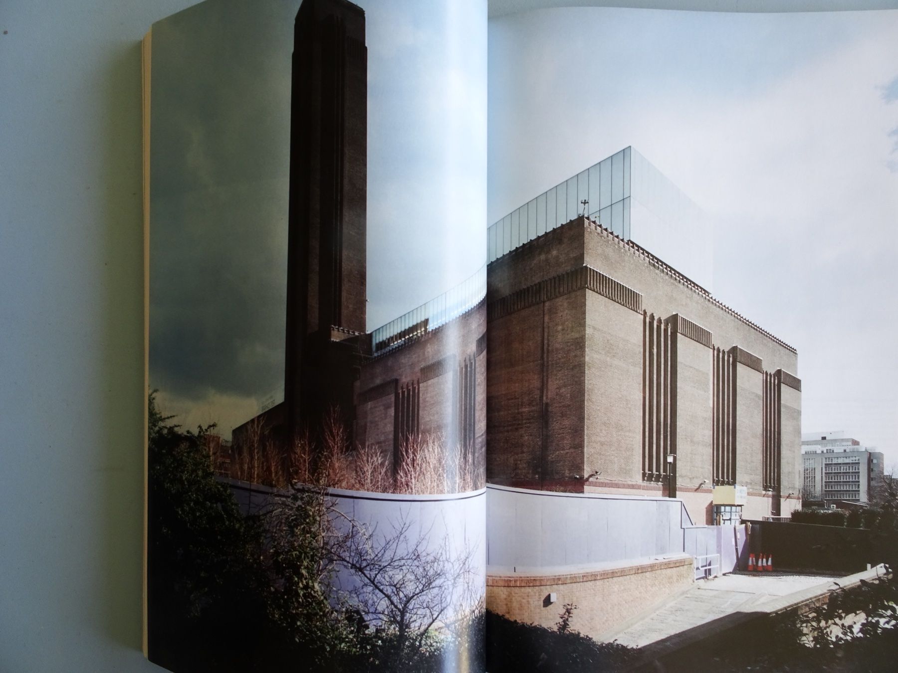 Libri: Tate Modern. Von Herzog & De Meuron - DU – Usato da Basel venduto da Kornblumen 3