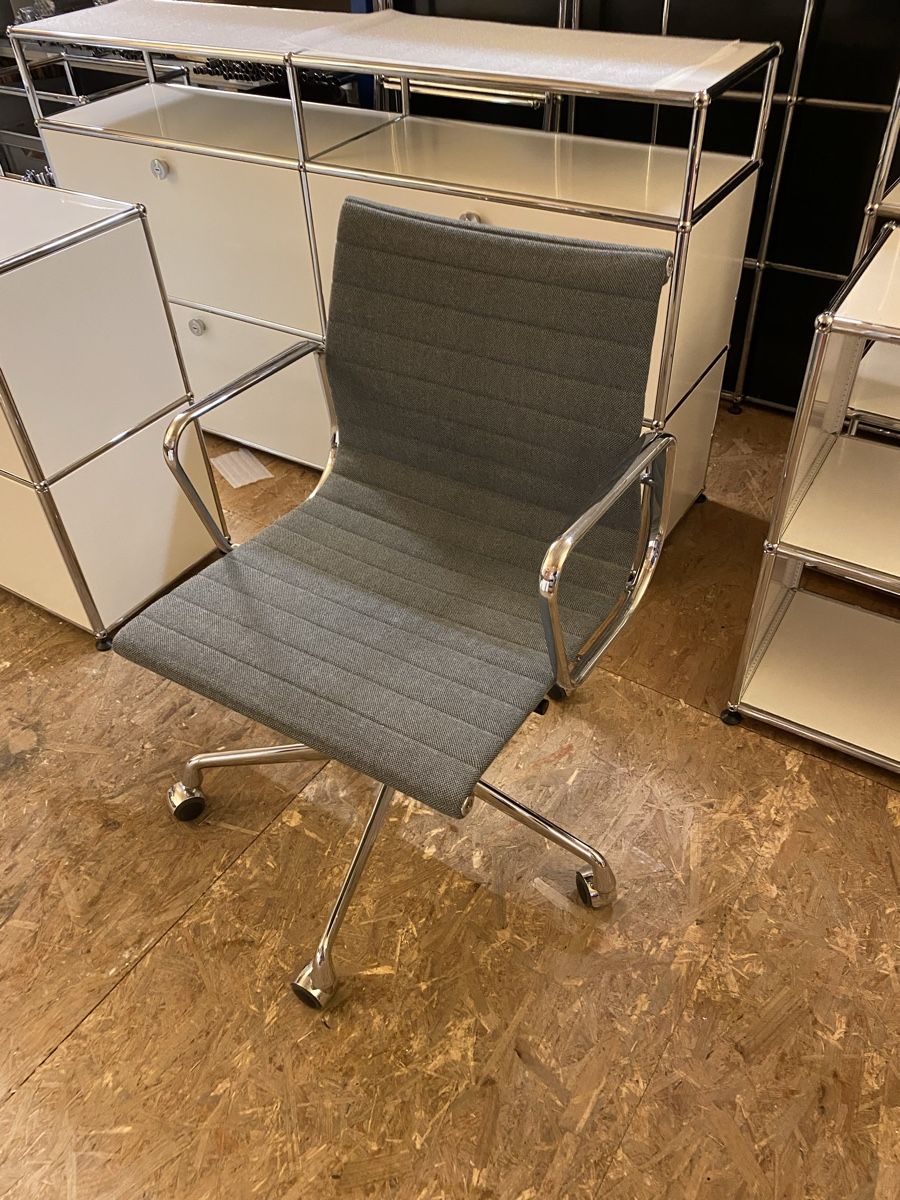 Vitra Sedie: VITRA EA 117 - Gratis Lieferung ! – Usato da Rikon im Tösstal venduto da Design4Life