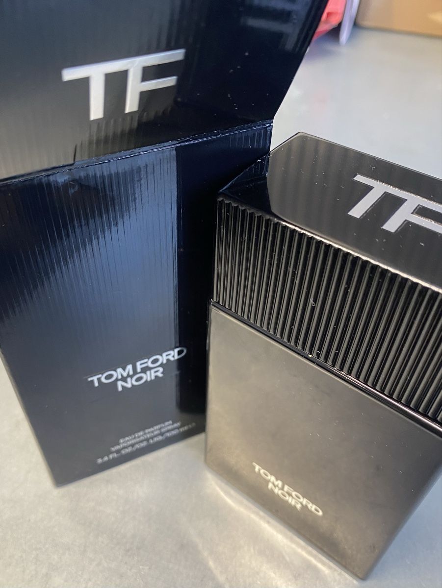 Tom Ford Profumi & Eau de Toilette: Tom Ford Noir NEUF – Nuovo (secondo la descrizione) da Corseaux venduto da atchoum66