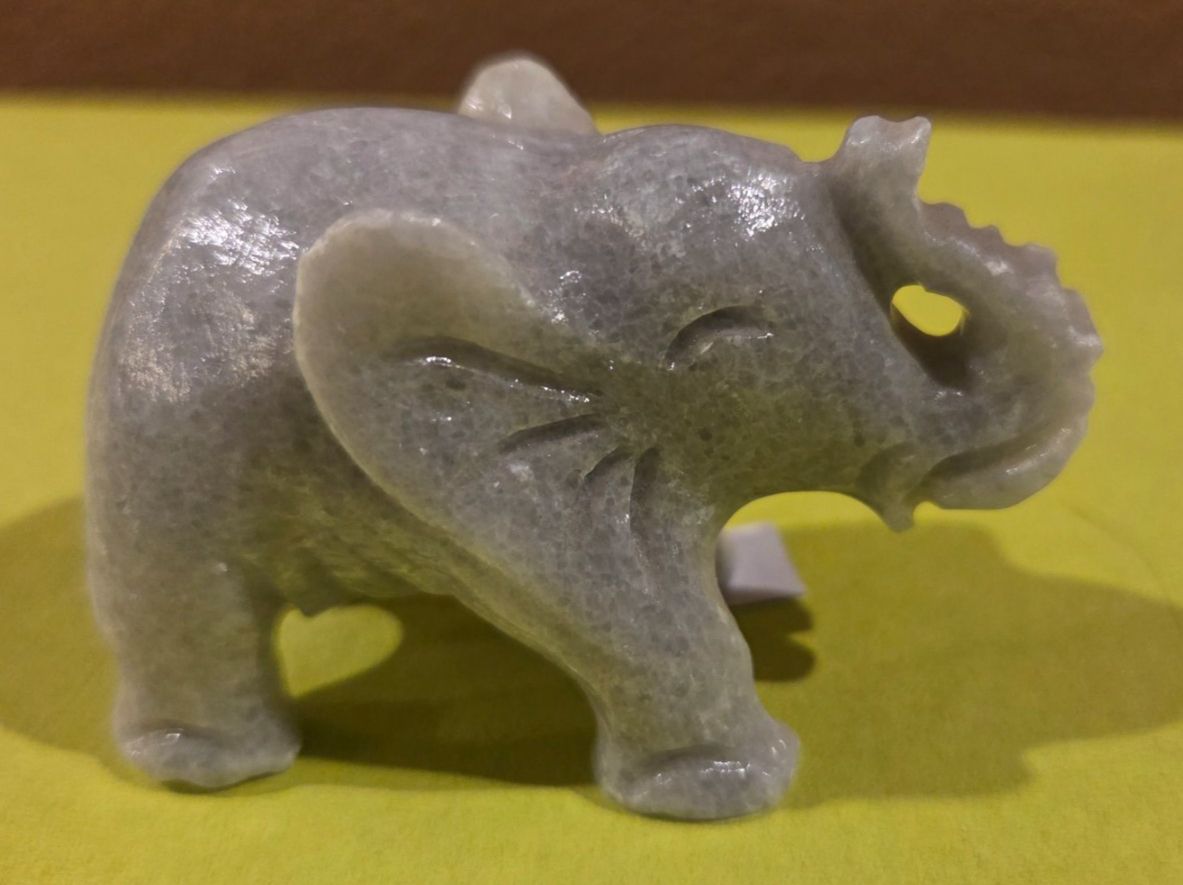 Sculture & Statue: Elefant aus Marmor 5cm – Nuovo (secondo la descrizione) da Roggliswil venduto da Mabelco 1