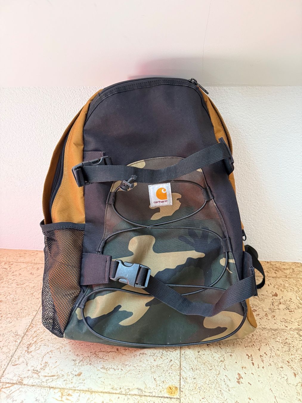 Carhartt Zaini: Carhartt WIP Kickflip Backpack – Usato da Worb venduto da le_castor
