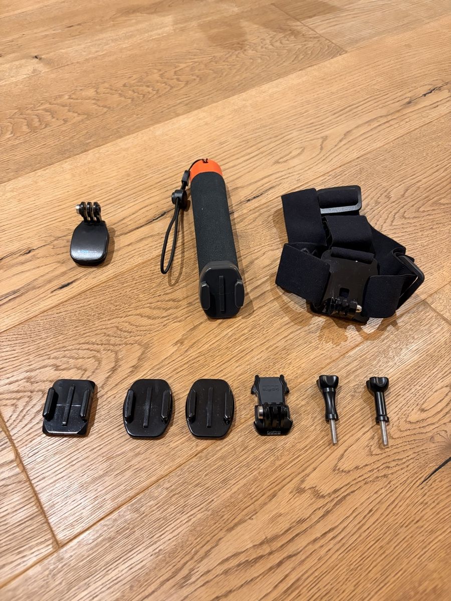 Gopro Action Cam: GoPro Hero 10 Black Mega Action Bundle – Usato da Meilen venduto da Mittwoch632 3