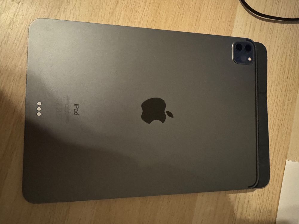 iPad Pro 12.9 3ème génération avec clavier Apple | iPad et tablettes