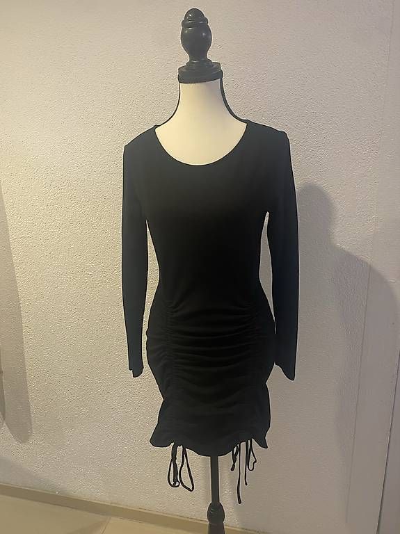 Vestiti: Schwarzes Kleid Gr. M  – Usato da Rorschach venduto da Lauraq12 2
