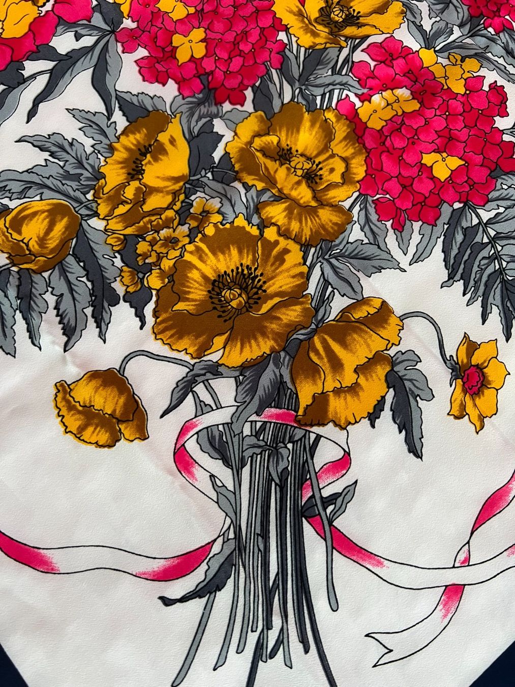 Foulard & Sciarpe: Foulard für Damen – Usato da Winterthur venduto da Green-Future 2