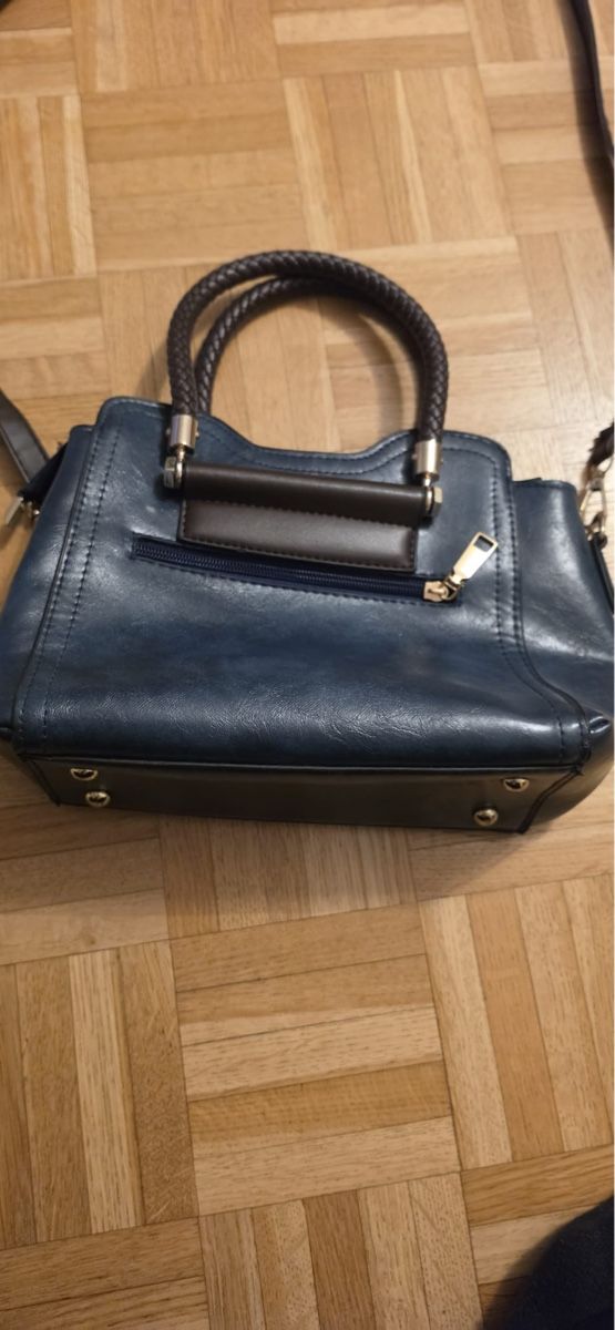 Borse da donna: Leder Handtasche in Blau mit geflochtenem – Usato da St. Gallen venduto da mania03 3