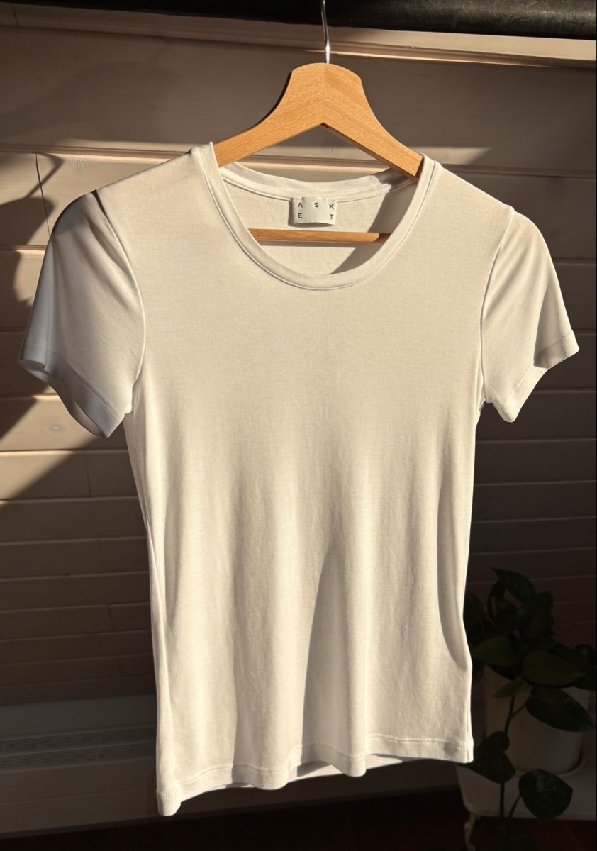 T-shirt: ASKET t-shirt – Nuovo (secondo la descrizione) da Kilchberg ZH venduto da ben_pc68 5