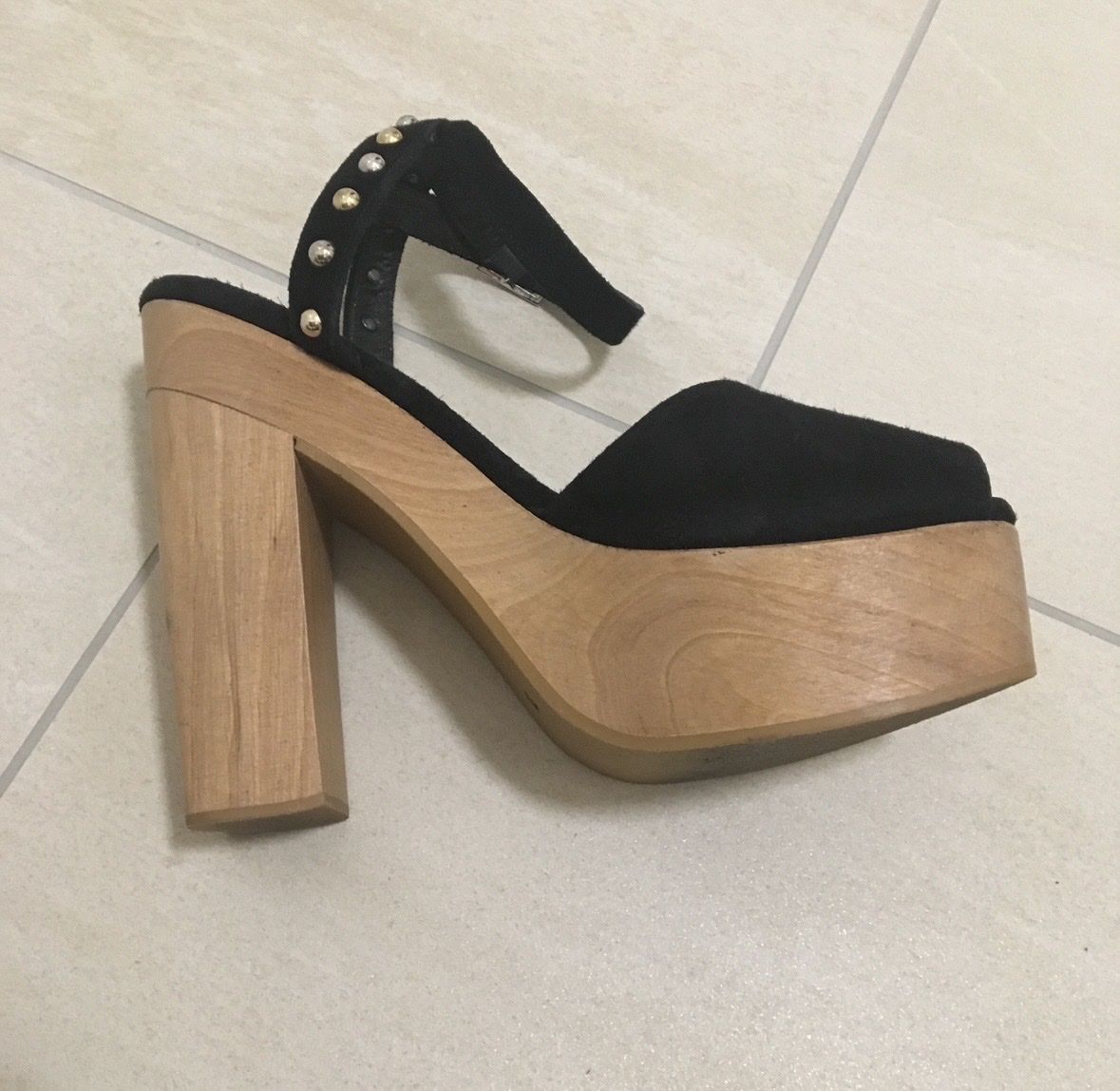 Maje Scarpe da donna: Maje Sandalen Schwarz Gr. 37 – Usato da Pfäffikon SZ venduto da Candy.Co. 2