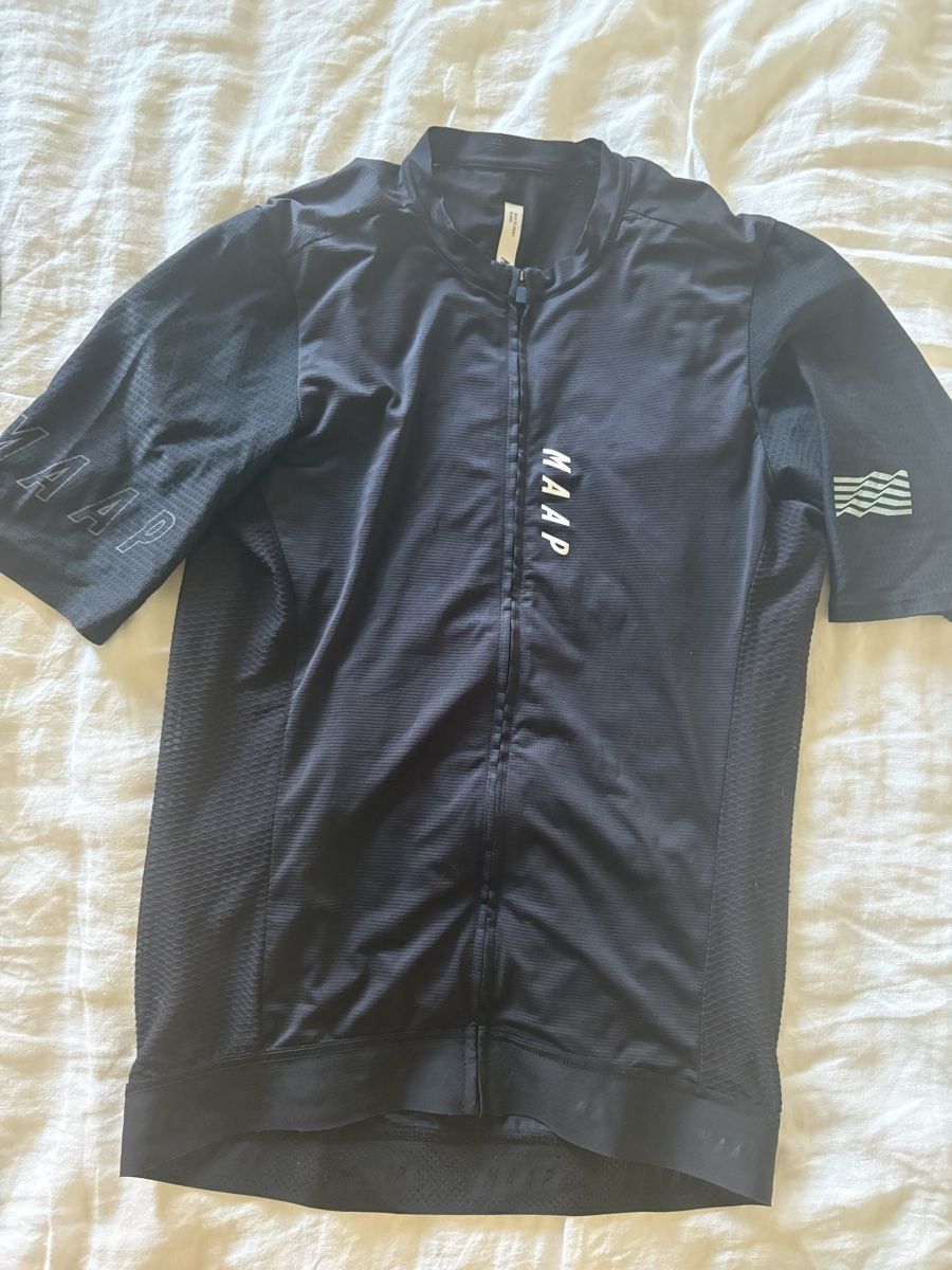 Canottiere & Pantaloni: Maap Cycling Jersey Schwarz XL – Usato da Bern venduto da sam_c78d