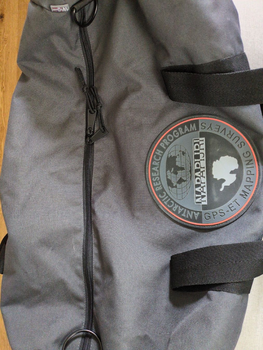 Napapijri Borse: Napapijri Reisetasche – Usato da Rapperswil SG venduto da WestlakeVilageCA
