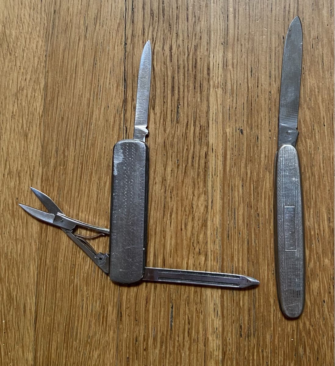 Coltelli tascabile: 2 silber-farbene Taschenmesser – Usato da Zürich venduto da kar_7gs6 1