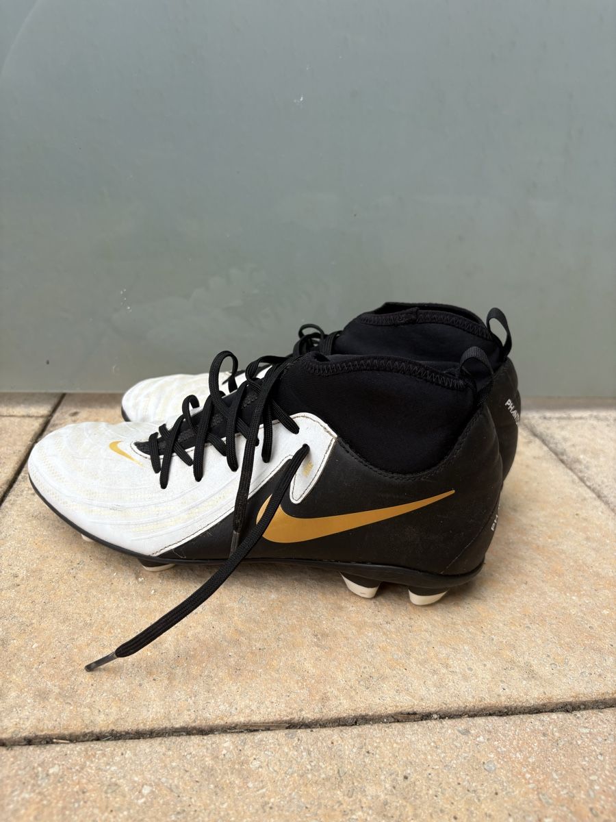Nike Herrenschuhe: Nike Phantom Fussballschuhe – Gebraucht aus Würenlos von anx.ne