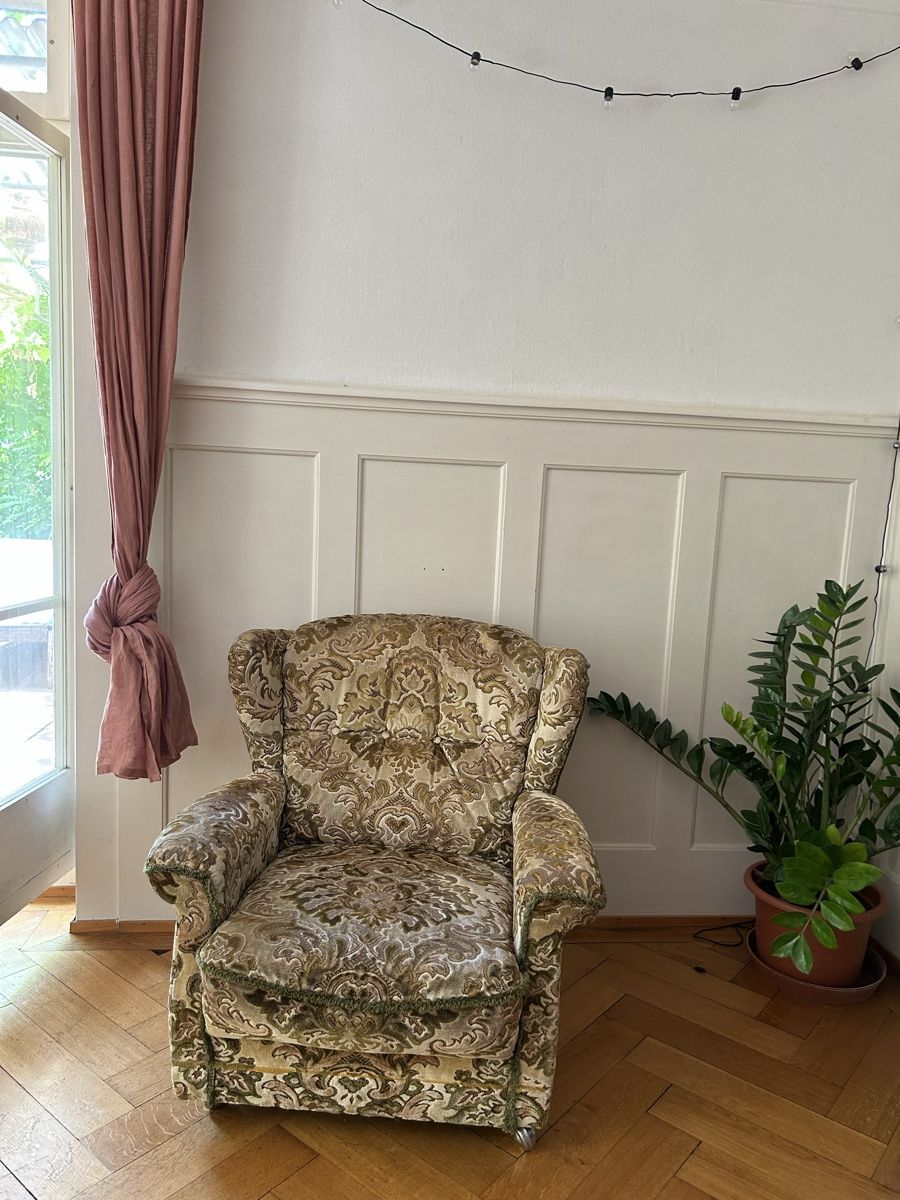 Sessel: Sessel mit Rollen und Muster, gebraucht ca. 75x90x85cm – Gebraucht aus Zürich von loooovis