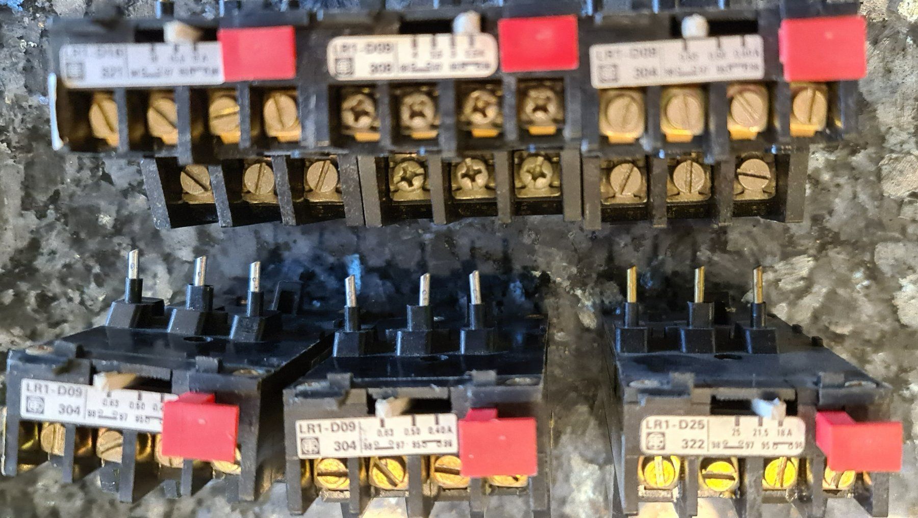 Interruttori: Diverse Elektromaterial – Usato da Uerkheim venduto da Justi.y 6