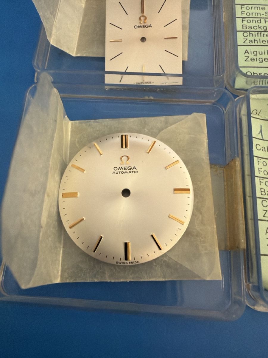 Omega Orologi: Lot de 2 cadrans Oméga NOS – Nuovo (secondo la descrizione) da Colombier NE venduto da har_g6bl 1