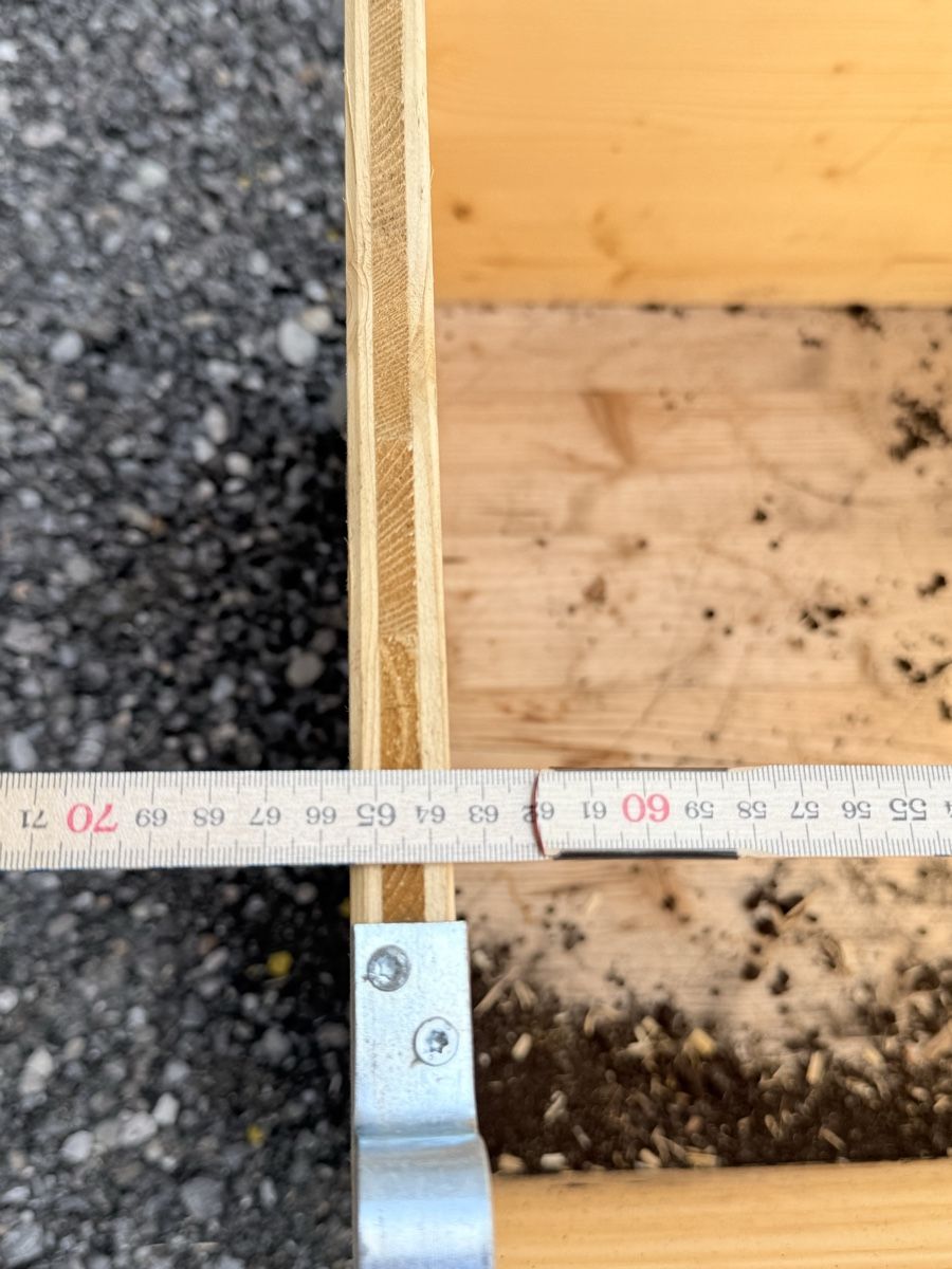 Caisses de transport: Holzkiste mit Rollen   – D'occasion à Affoltern BE par _Kaeser_ 2