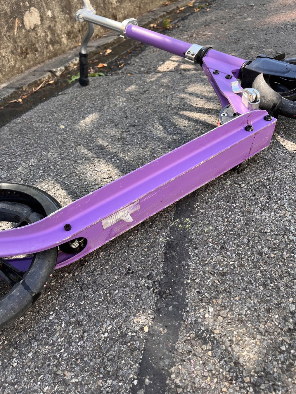 Micro Kickboard: Micro Cruiser / Scooter / Trotti – Usato da Schaffhausen venduto da Ke82 3