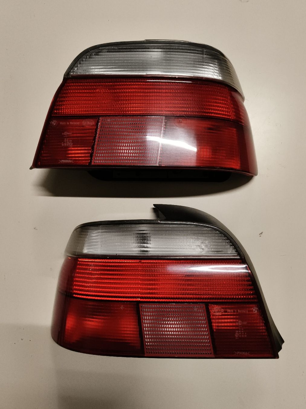 BMW Fari: Originale BMW E39 Rückleuchten Hella weisse Blinker – Usato da Hemmental venduto da speed-shop