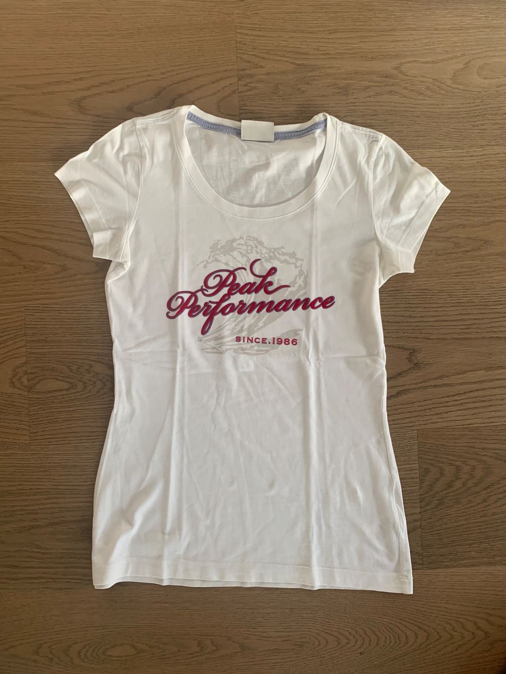 Peak Performance T-shirt: Peak Performance T-Shirt – Nuovo (secondo la descrizione) da Erlenbach ZH venduto da Syssi_C