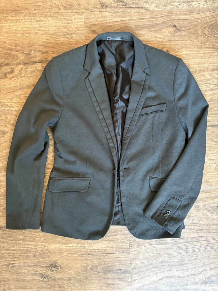Sakko Completi, tute sportive e funzionali: Herren Sakko Jack & Jones grau Grösse 52 – Usato da Ziefen venduto da buyforfree