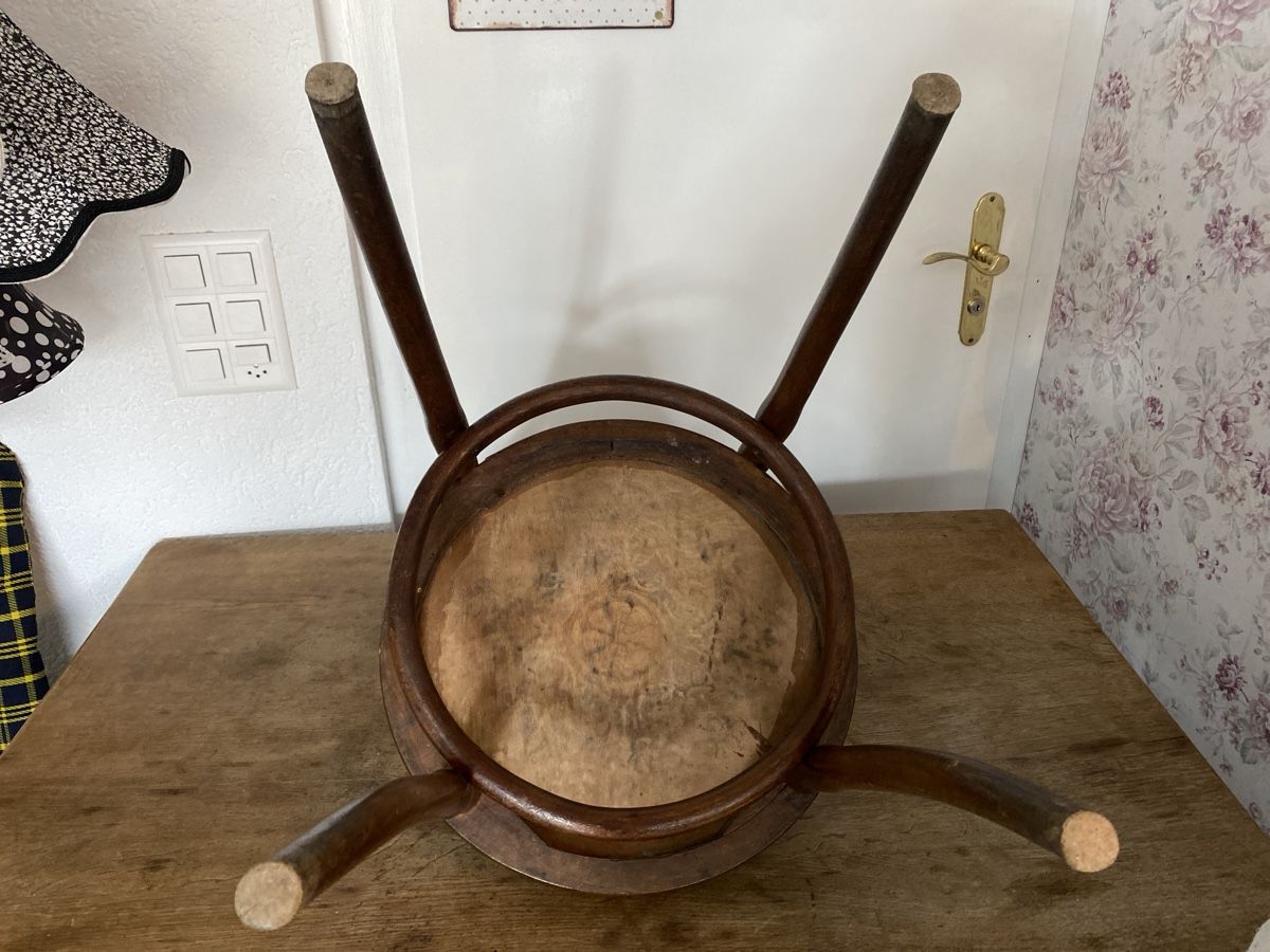 Thonet Stühle: THONET AUSTRIA original, selten – Gebraucht aus Lotzwil von Tgdromad 9