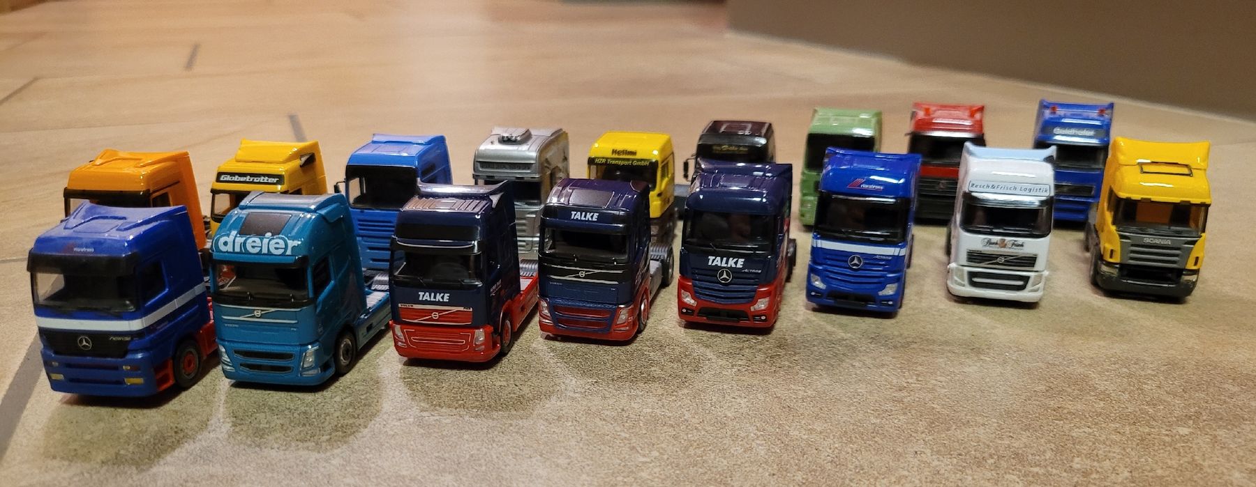 Herpa Kit di modellismo & Modellini statici: Herpa LKW's 1:87 – Usato da Hettiswil venduto da kuese85 3