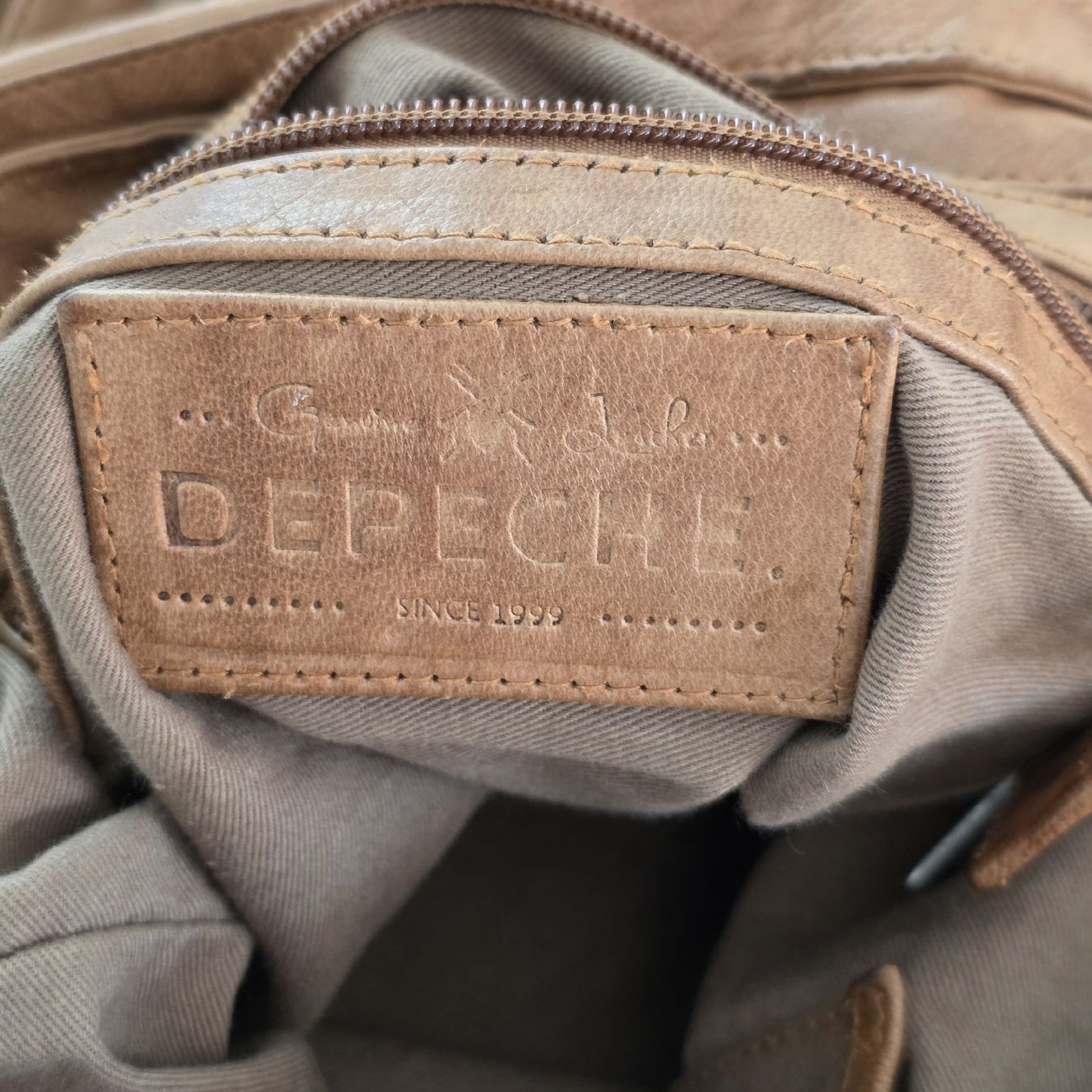 Taschen für Damen: Umhängetasche Depeche Leder cognac  – Gebraucht aus Rheinsulz von Gilea 3