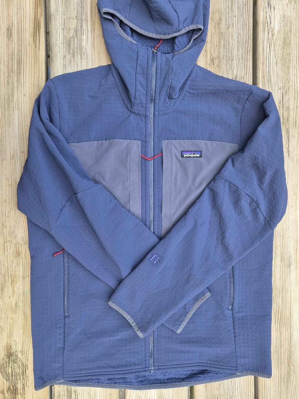 Patagonia Giacche: Patagonia R2 midlayer – Usato da Zürich venduto da Loboso 1