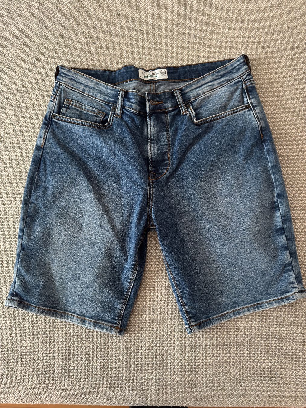 Jeans: Jeans Shorts – Usato da Wetzikon ZH venduto da hypebeast